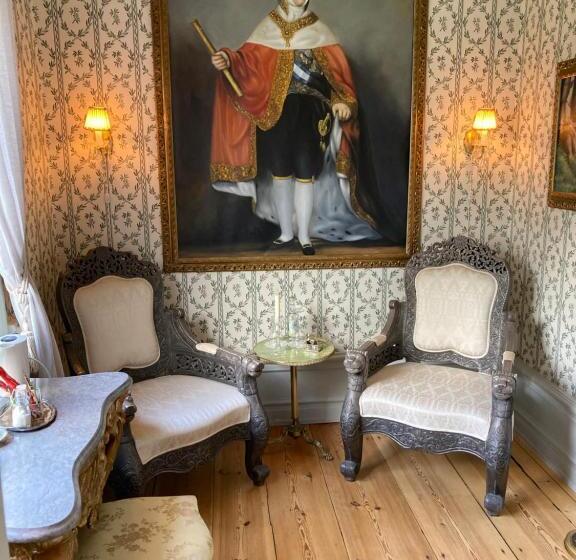 סוויטה, Wedevågs Herrgård