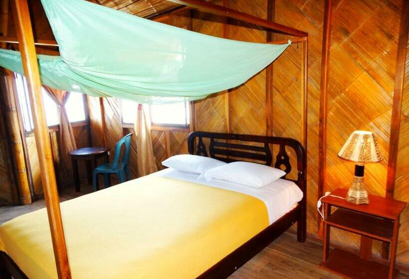 Четырехместный Номер Стандарт, Wipeout Cabaña Restaurant