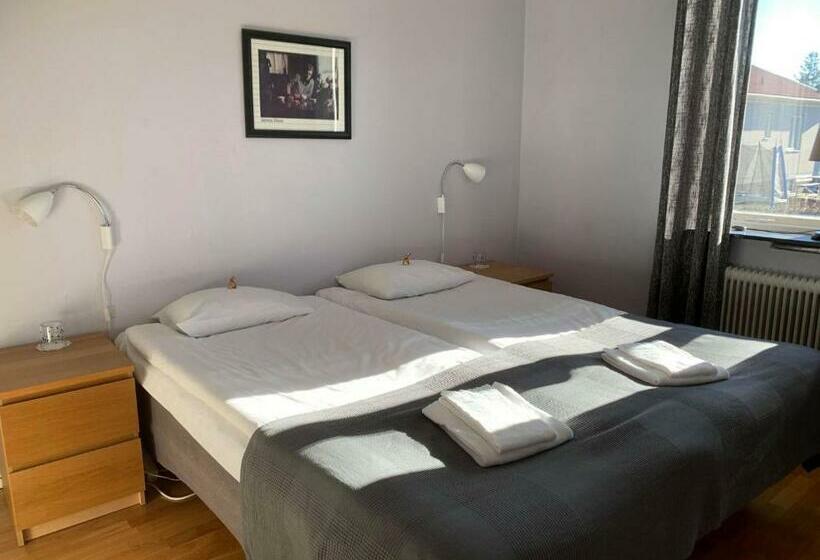 스탠다드 룸 공동 욕실, Brålanda Hotell Och Vandrarhem