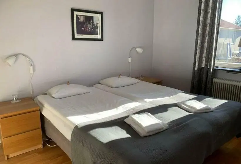 バス共有のスタンダードルーム, Brålanda Hotell Och Vandrarhem