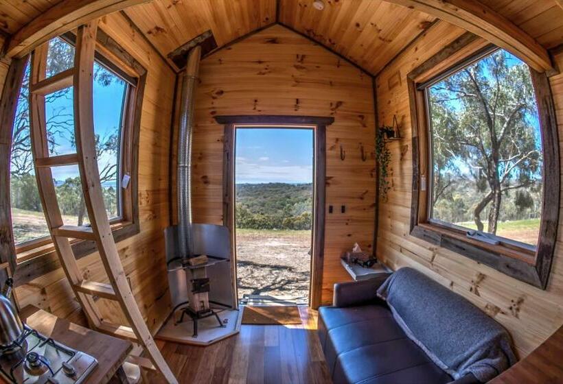 בית, חדר שינה 1, Hilltop Tiny House By Tiny Away
