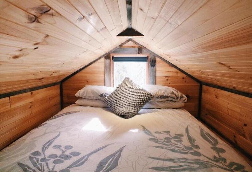 בית, חדר שינה 1, Hilltop Tiny House By Tiny Away