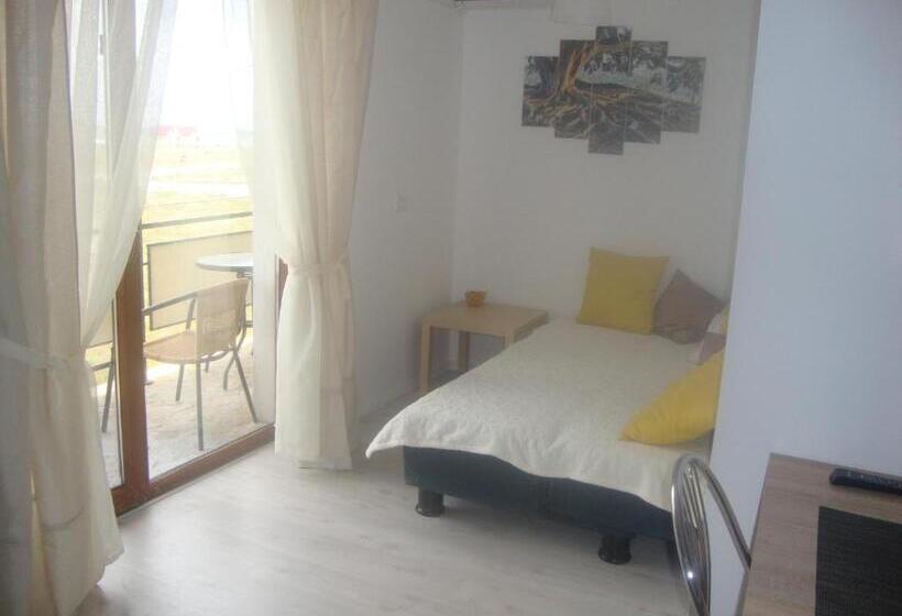 Apartament 1 Dormitor cu Terasă, Casa Lacul Sarat