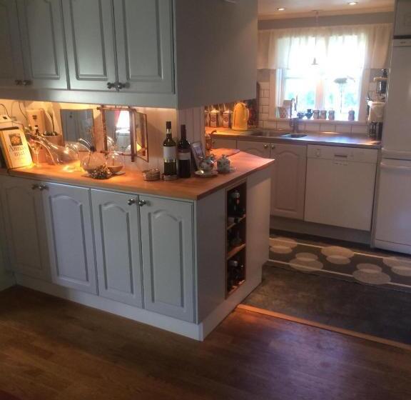 חדר סטנדרט, Swedish Idyll