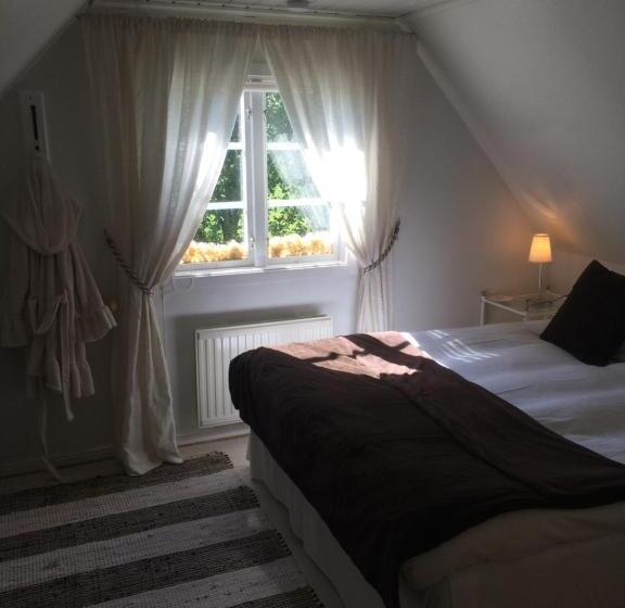 חדר סטנדרט, Swedish Idyll