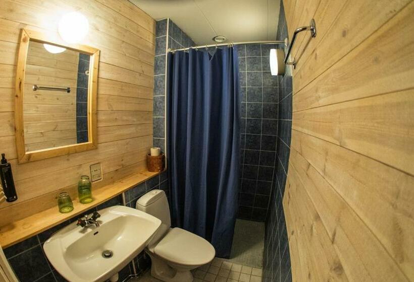 חדר אקונומי לשלושה, Vallåsens Värdshus Stf Hostel