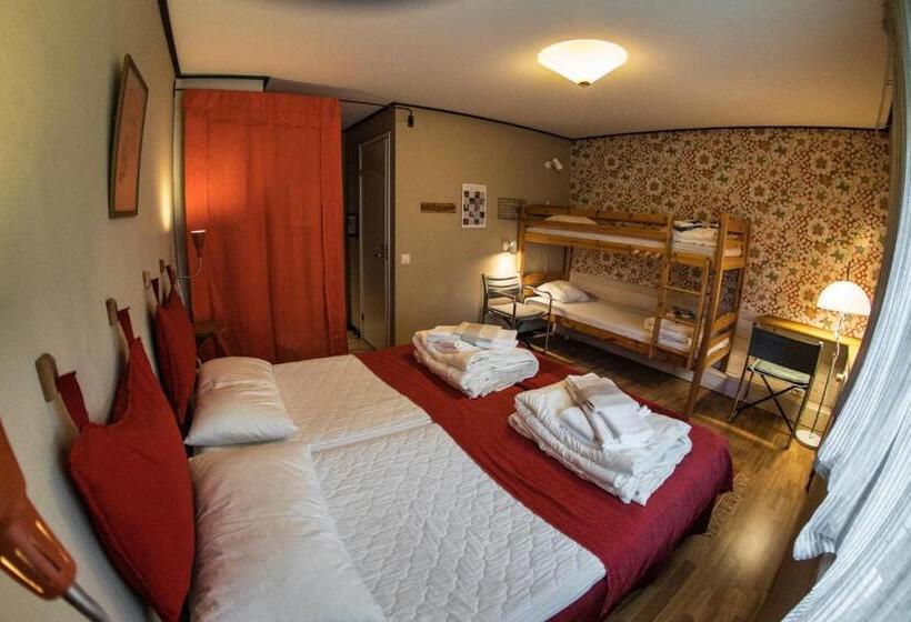 Семейный Номер, Vallåsens Värdshus Stf Hostel