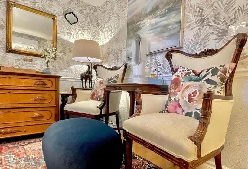 スーペリアールーム, Charlotte's Rose Inn