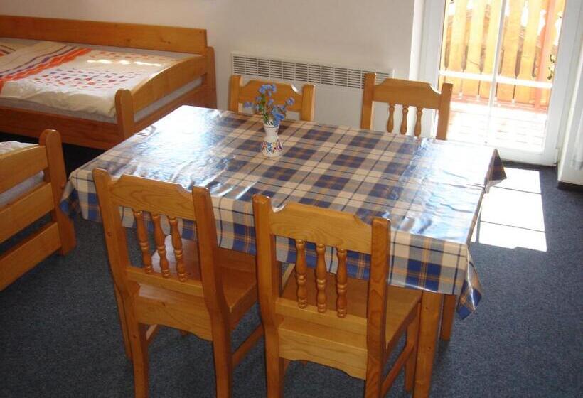 2ベッドルームアパートメント, Pension Pek