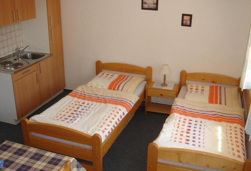 2ベッドルームアパートメント, Pension Pek