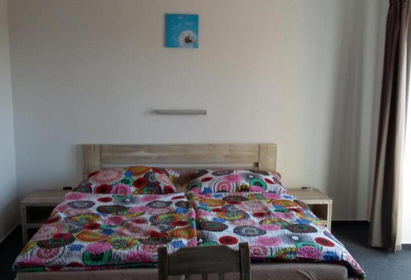 1ベッドルームアパートメント, Pension Pek