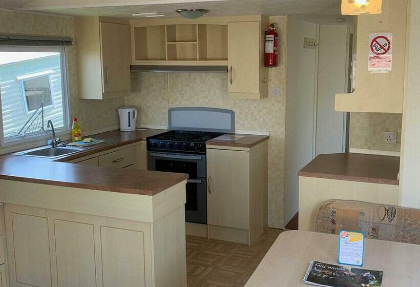 Дом 2 Спальни, Fishguard Holiday Park