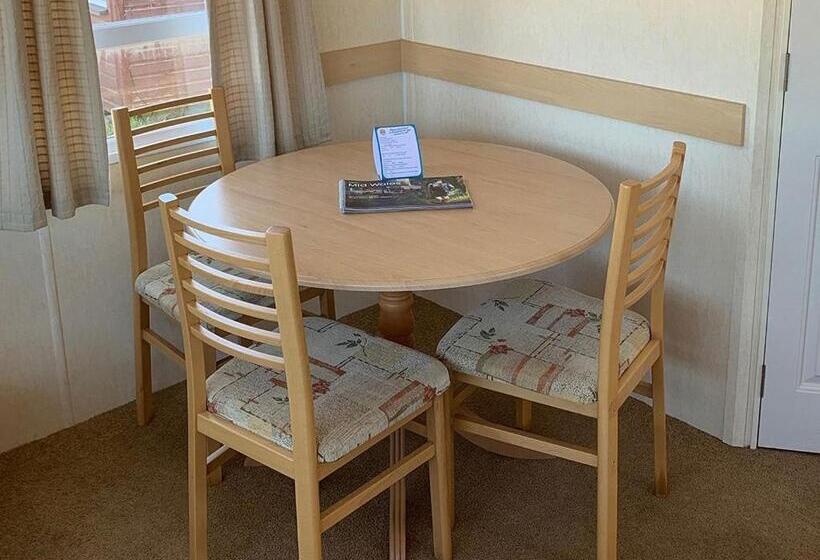 Дом 3 Спальни, Fishguard Holiday Park