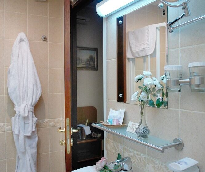 高级大房间, Arkadia