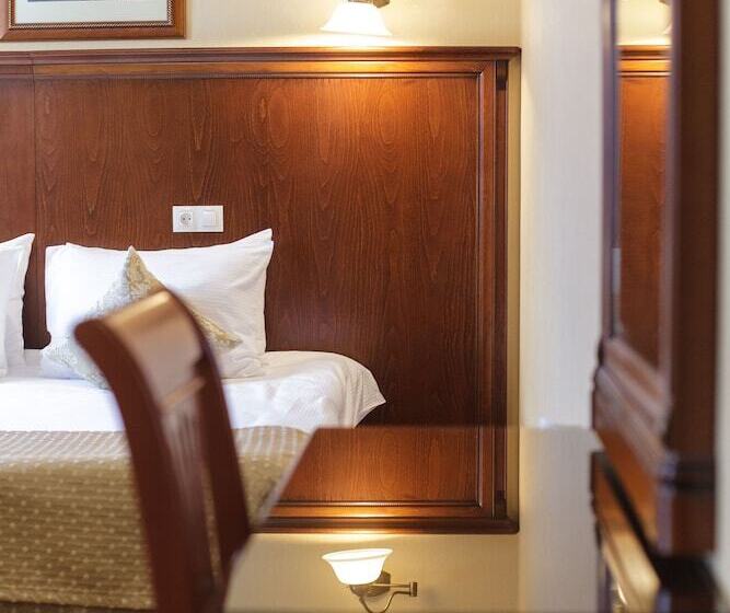 高级大房间, Arkadia