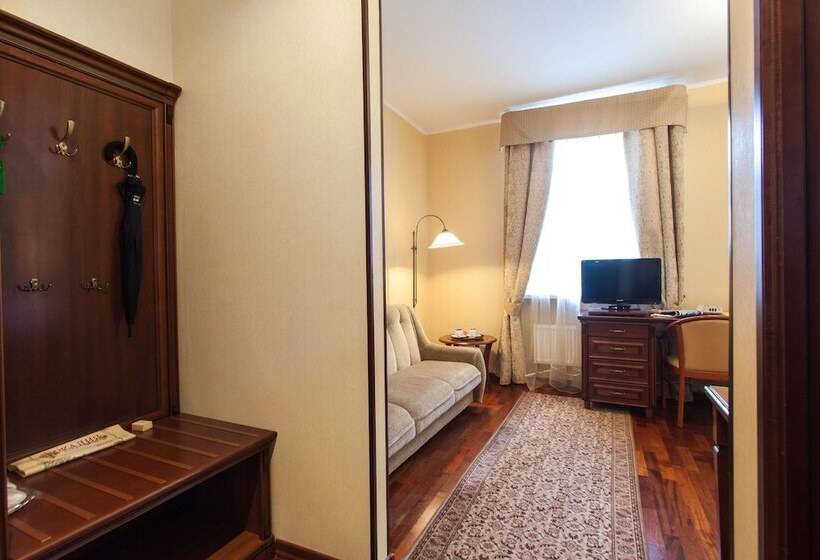 高级大房间, Arkadia