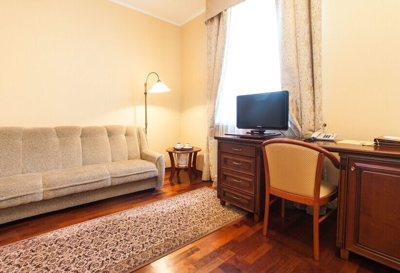 高级大房间, Arkadia