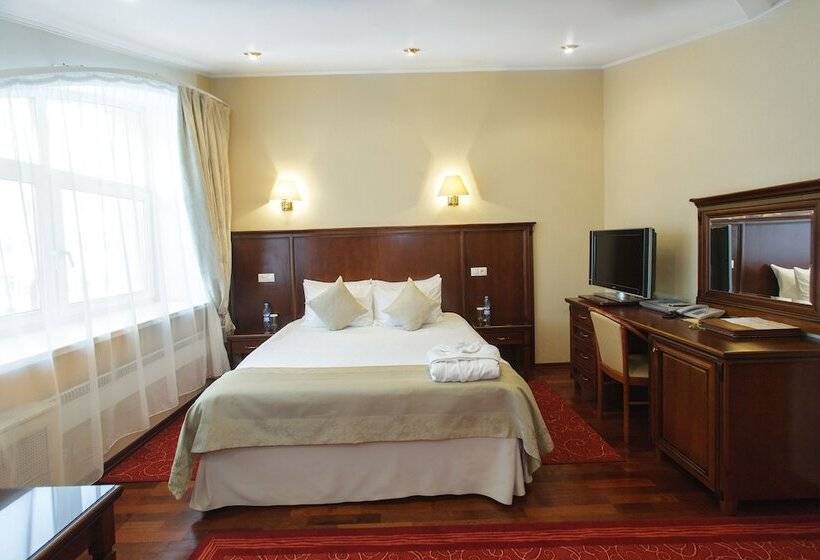 小型套房, Arkadia