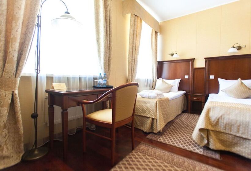 高级大房间, Arkadia