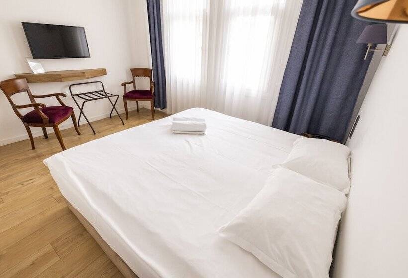 اتاق خانوادگی تودرتو, Armagrandi Spina Hotel Special Category