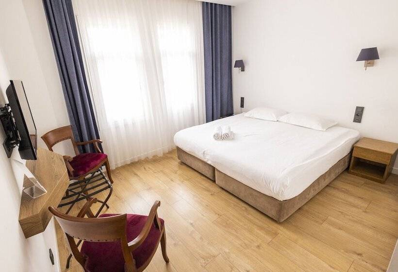 اتاق خانوادگی تودرتو, Armagrandi Spina Hotel Special Category