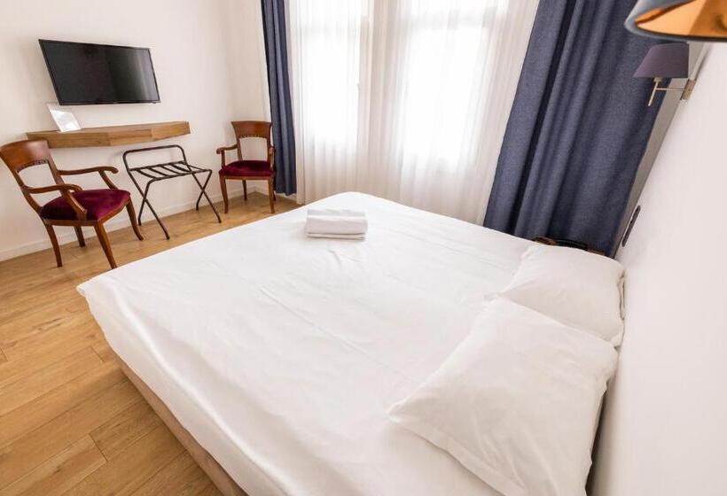 اتاق خانوادگی تودرتو, Armagrandi Spina Hotel Special Category