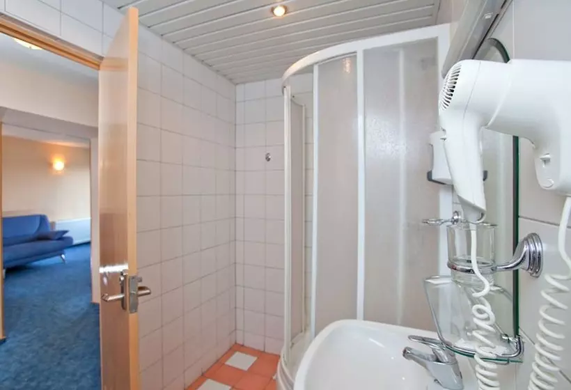スイート, Baltiets Resort