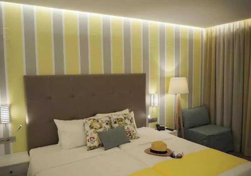 اتاق استاندارد چهارنفره با چشمانداز باغ, Sentido Kyknos Beach Adults Only