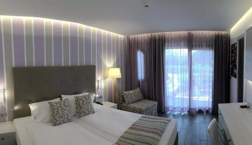 اتاق استاندارد سه تخته با چشمانداز باغ, Sentido Kyknos Beach Adults Only