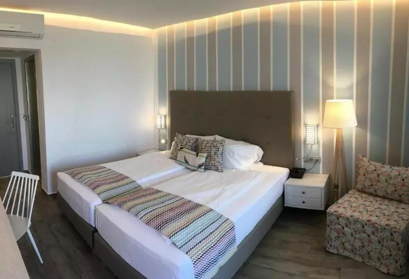 اتاق استاندارد چهارنفره با چشمانداز باغ, Sentido Kyknos Beach Adults Only