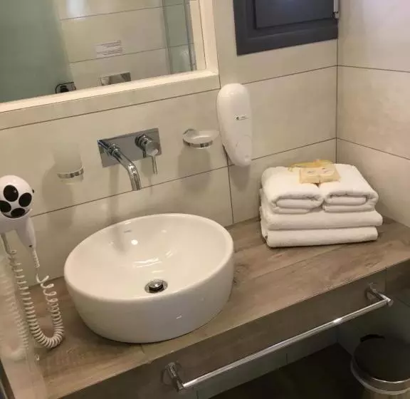 اتاق سه نفره سوپریور با چشمانداز باغ, Sentido Kyknos Beach Adults Only