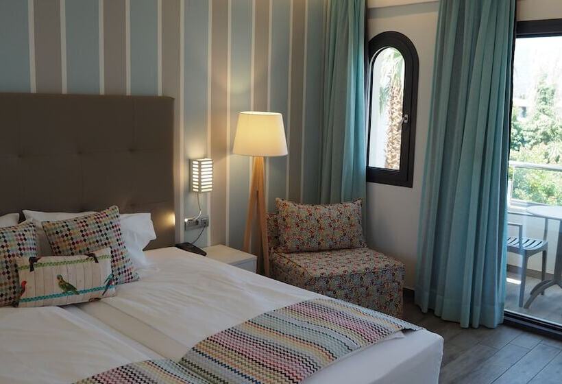 庭の見えるスタンダードトリプルルーム, Sentido Kyknos Beach Adults Only