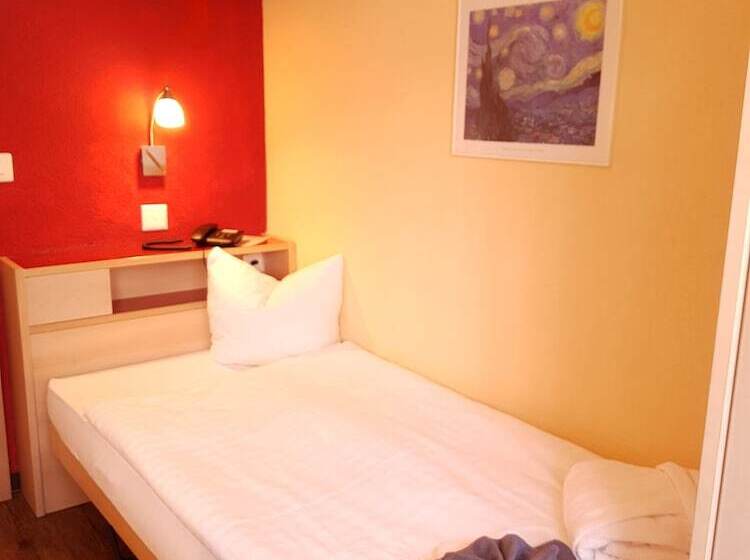 单人基本间, Europa