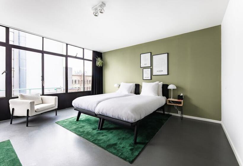 标准三人间, Gooiland