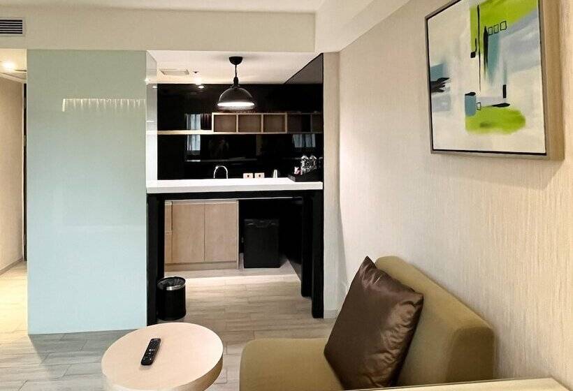 سوییت لوکس, Guide Hotel Taipei Fuxing North