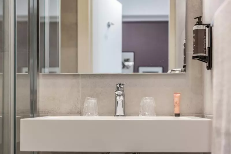 اتاق راحتی سه تخته, Hôtel Alcôve Nice