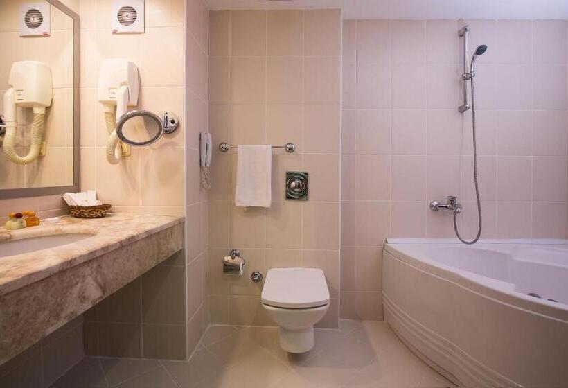 اتاق استاندارد سه نفره, Lycus River Thermal