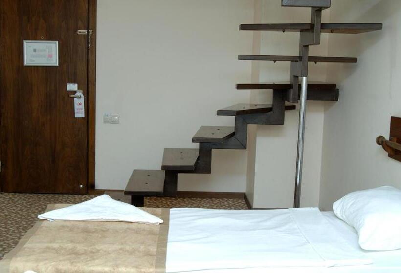 سوییت, Lycus River Thermal