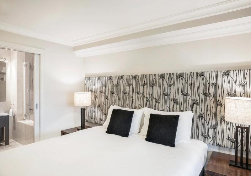 1 Sovrums Lägenhet, Peppers Beacon