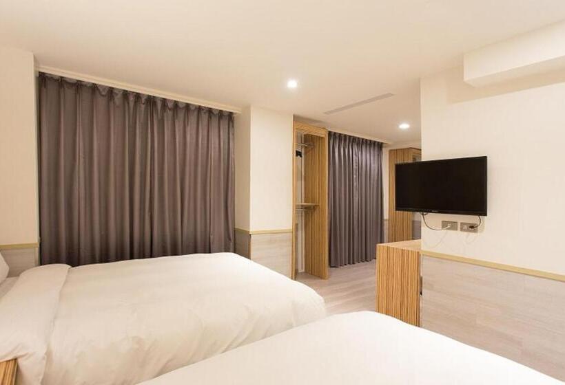 Habitación Triple Estándar, Rainbow