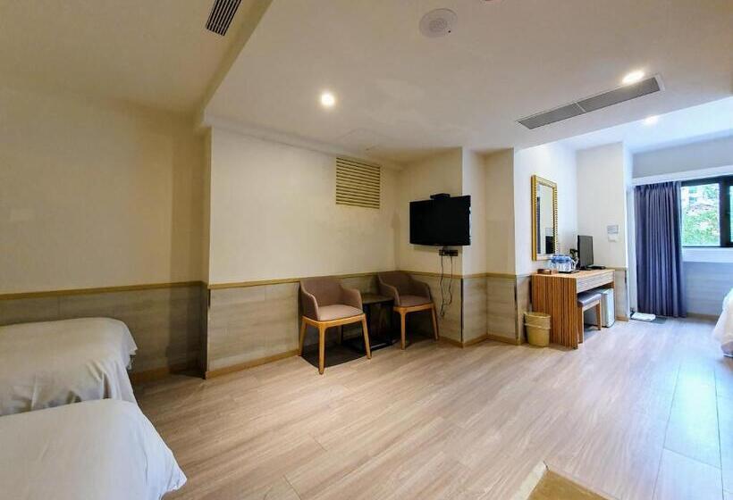 Habitacion Quintuple Estándar, Rainbow