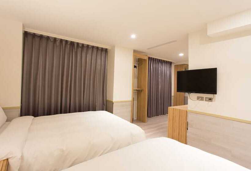 Habitación Triple Estándar, Rainbow