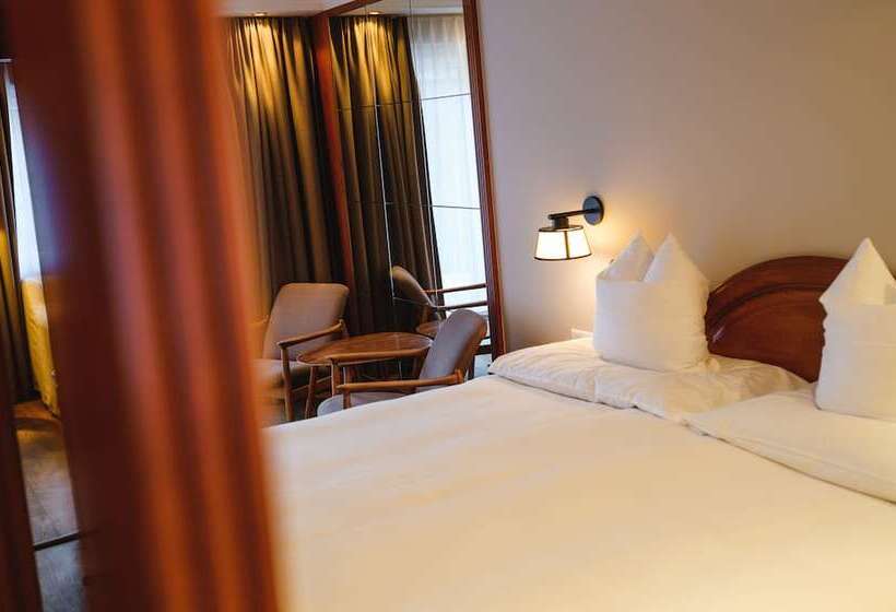 标准间带山景, The Rex