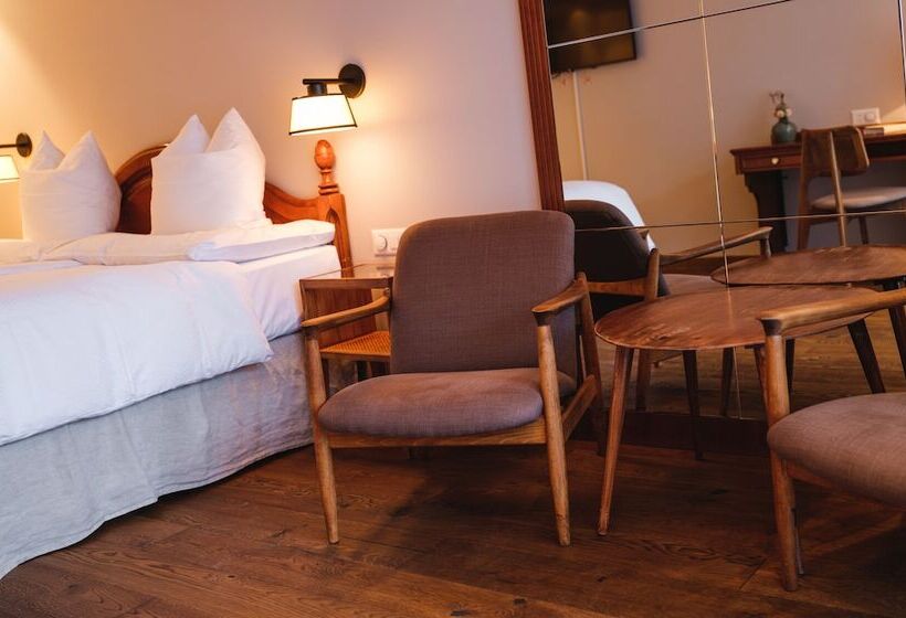 标准间带山景, The Rex