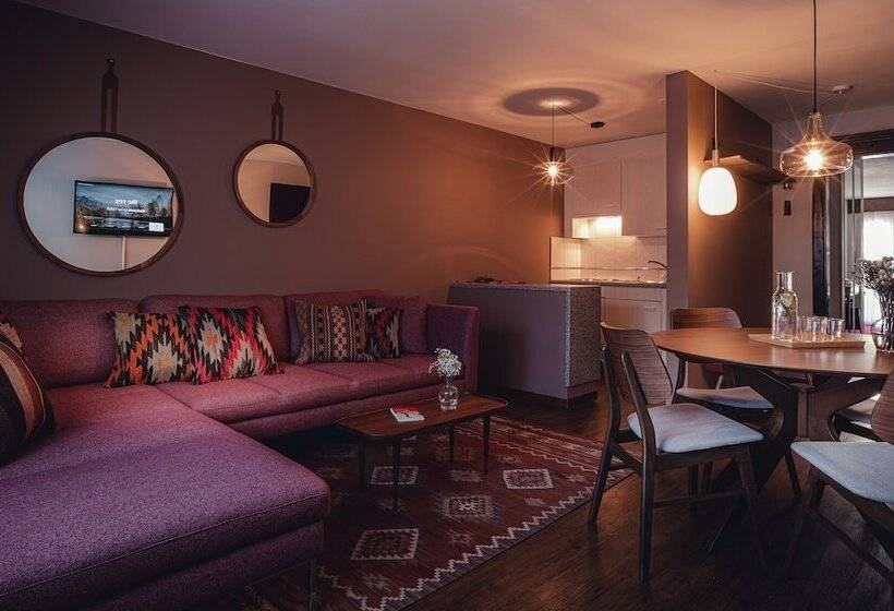 豪华两卧室公寓, The Rex