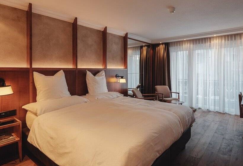 标准间带山景, The Rex