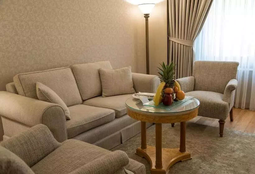 سوییت جونیور, Zorlu Grand Hotel Trabzon