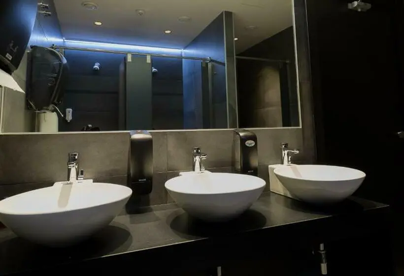 تختخواب در اتاق مشترک, Airhostel Barcelona Airport 24h