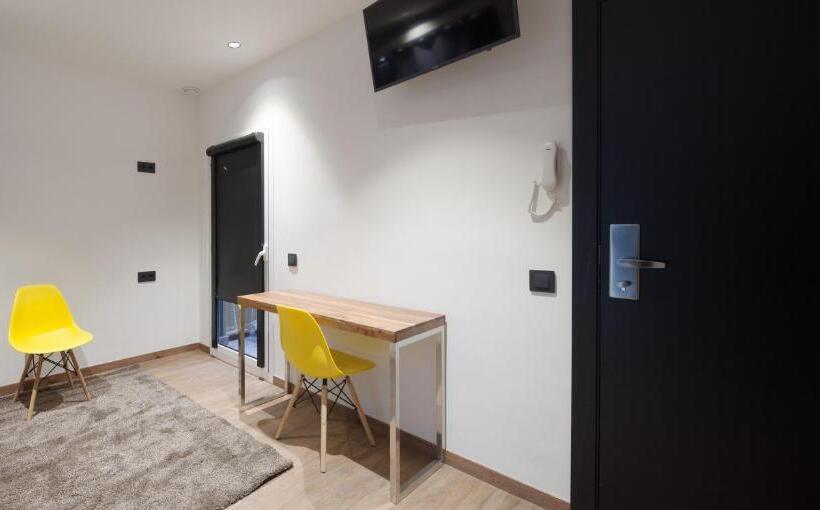 Номер Стандарт, Airhostel Barcelona Airport 24h
