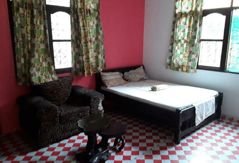 اتاق استاندارد, Akogo House   Bnb , Hostel, Backpackers & Volunteer Center